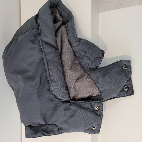 Calvin Klein Puffy Vest with Detachable Hood - Picture 8 of 10